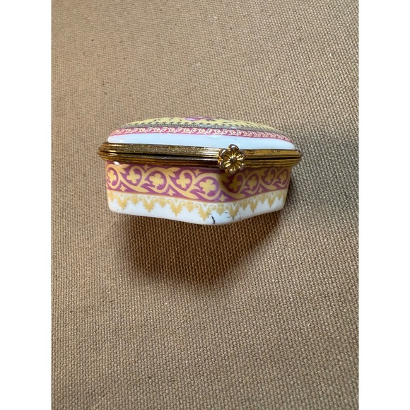Vintage Floral Trinket Box Porcelain Pill Box Dresser Decor Gift - Picture 2 of 8